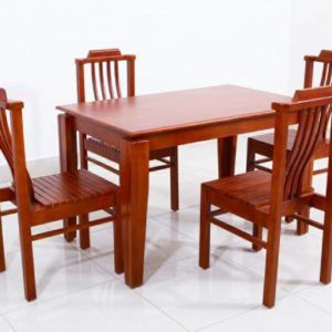 Ruby dining table